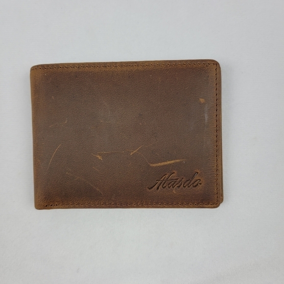 NWT distressed mens brown leather bifold wallet. 2 hidden card slots - Picture 2 of 6
